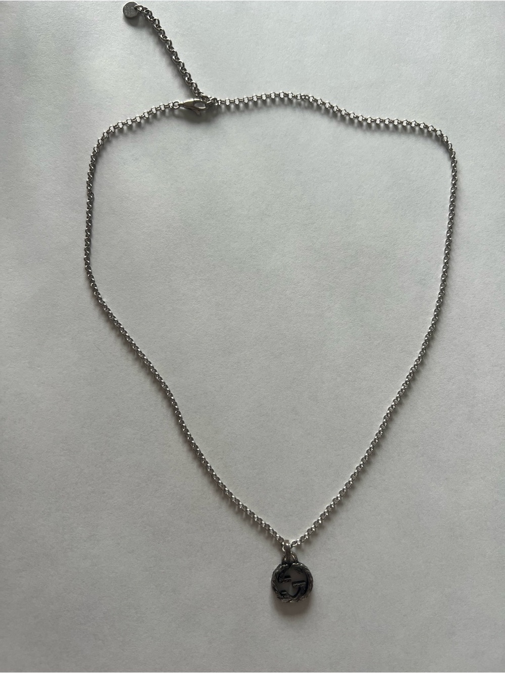 Gucci Silver Interlocking G Rope-Edge Pendant Necklace - Picture 5 of 9